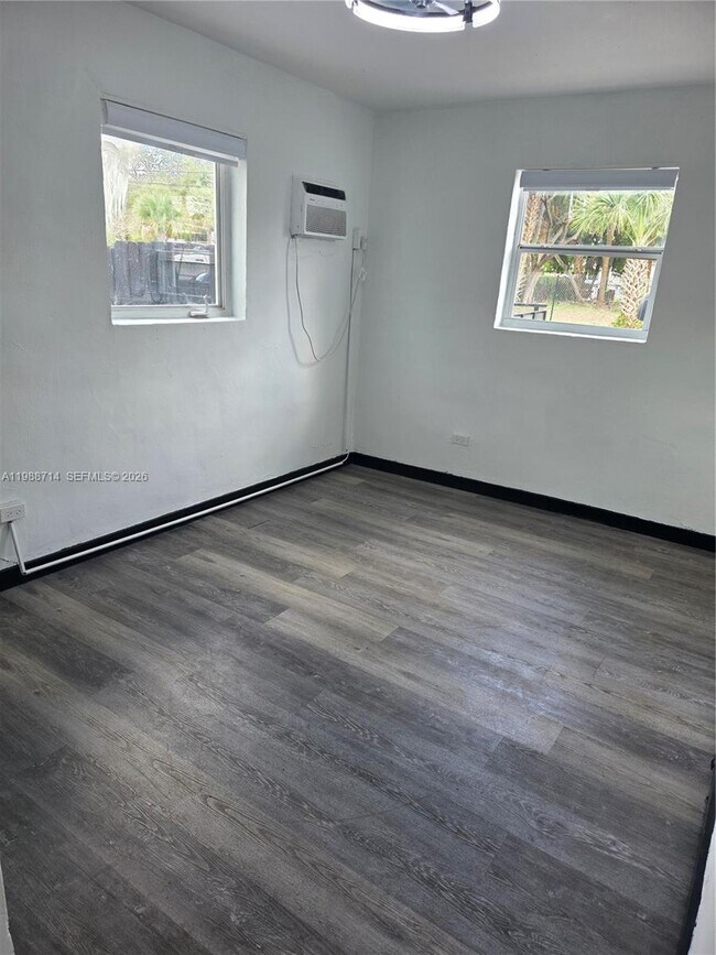 Building Photo - 636 NW 14th Terrace