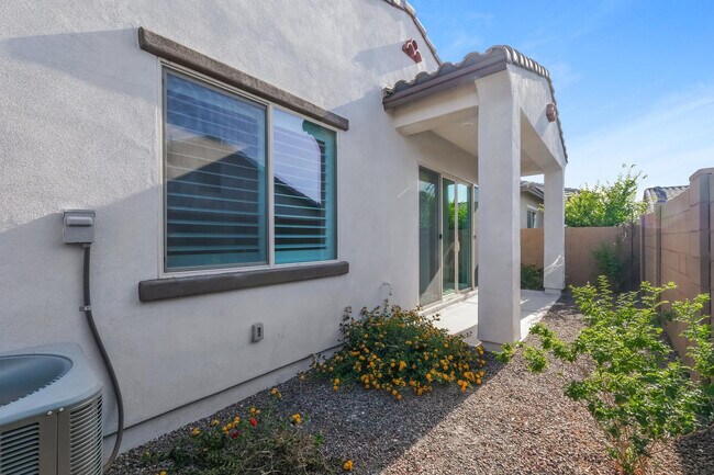 Building Photo - 20363 W Sells Dr