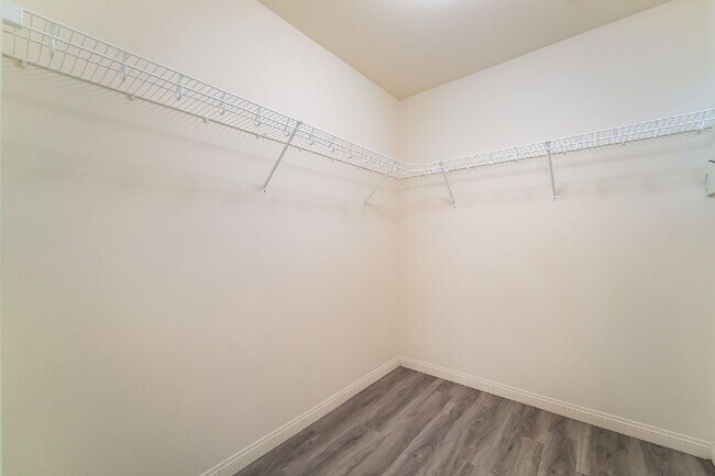 Building Photo - 4 bedroom home, 4 bathrooms,  with a fully self  contained casita with a 3 car garage