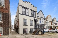 Building Photo - 327 Danforth Ave