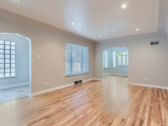 Building Photo - Evolve Real Estate: Available 8/8/26 Brick Tudor with Large Yard and Finished Basement!