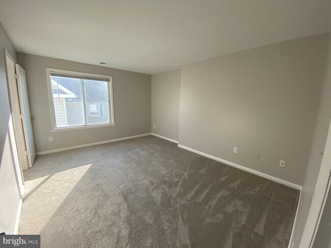 Building Photo - 1712 12th St S