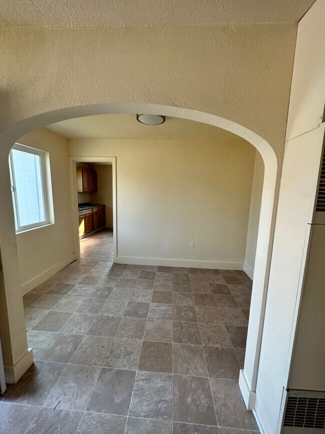 Building Photo - Zepeda-PM-020-0109-3862