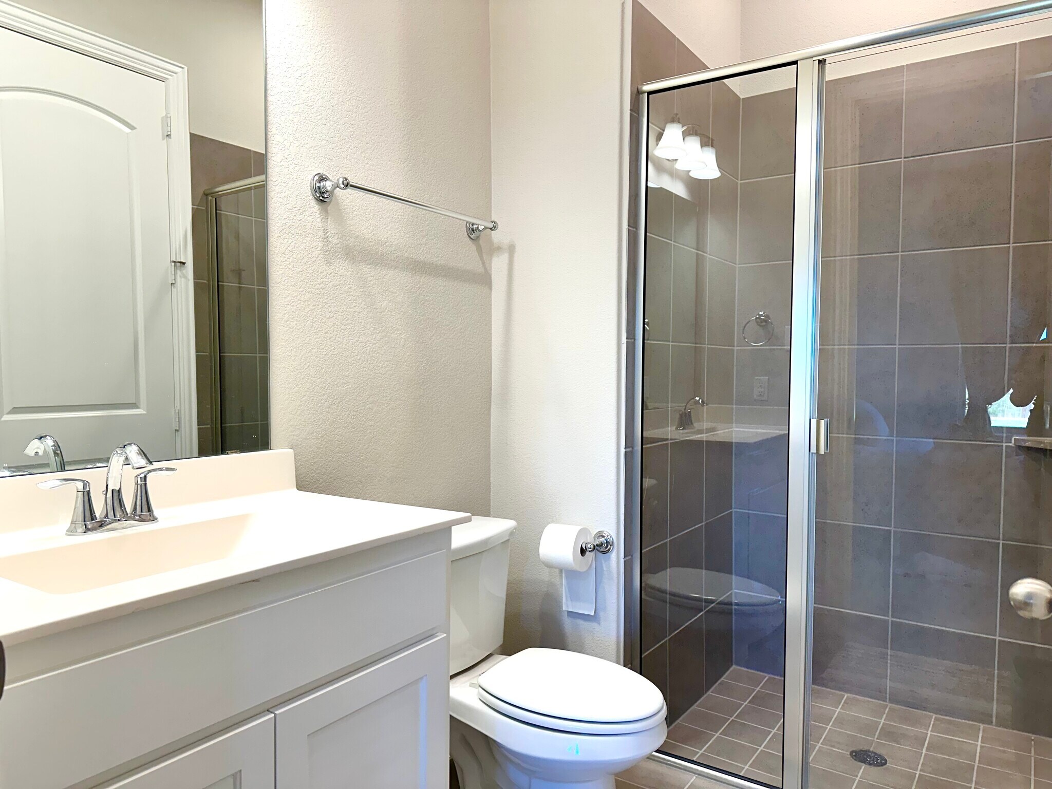 Building Photo - 307 Waters Edge Dr