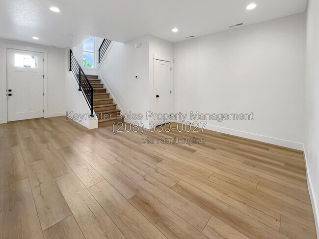 Building Photo - 281 S City Lgts Ln
