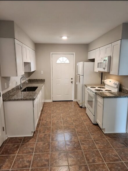Building Photo - 1523 Grant Dr
