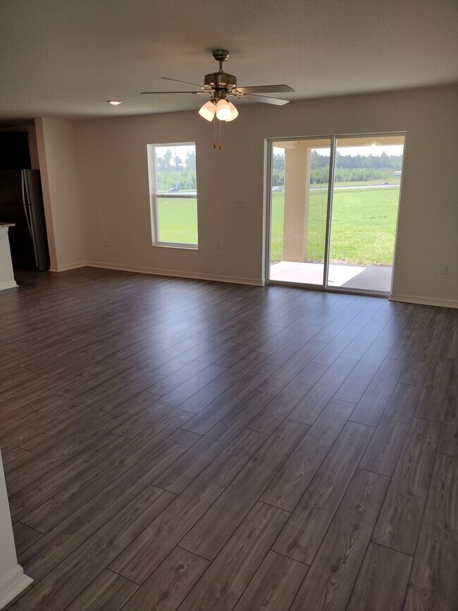 Primary Photo - Beautiful 4 bedroom 2.5 Bathroom House For...