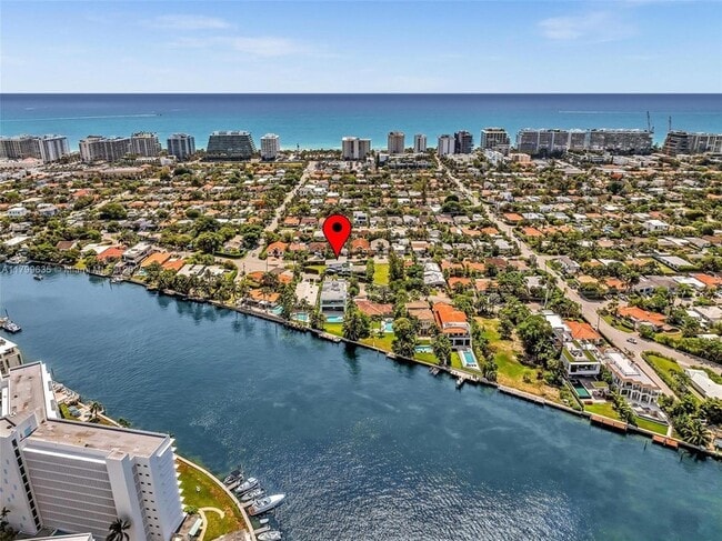 Building Photo - 9257 Bay Dr