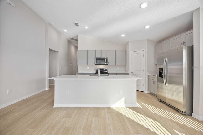 Building Photo - 1724 Vanilla St