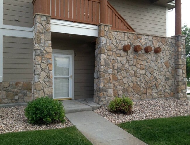 Building Photo - 2 Bed/2 Bath Condo in desirable Water Valley