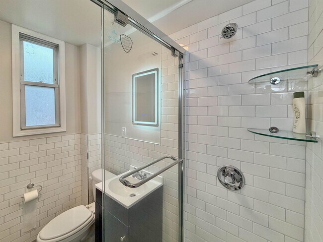 Building Photo - 232 Garden St