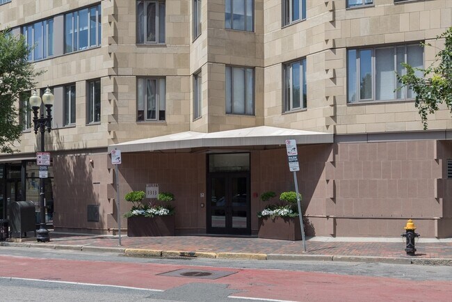 Building Photo - 1313 Washington St