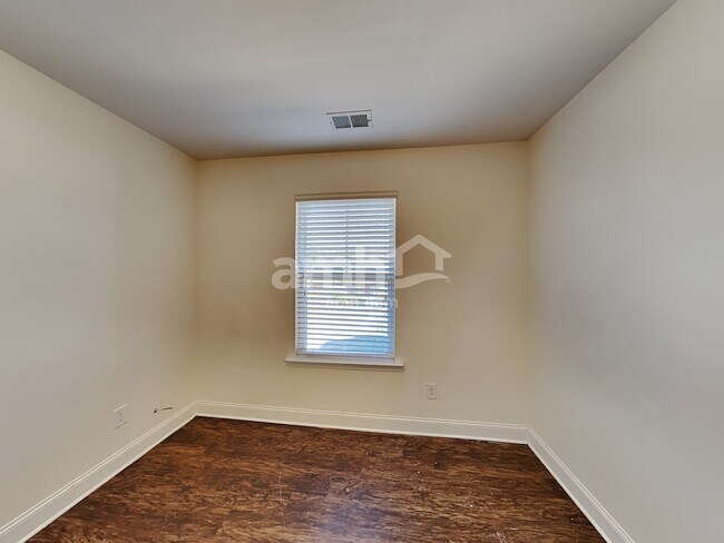 Building Photo - 248 Makenna Dr