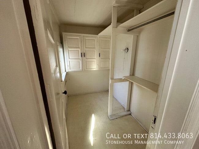 Building Photo - 544 E 24th St