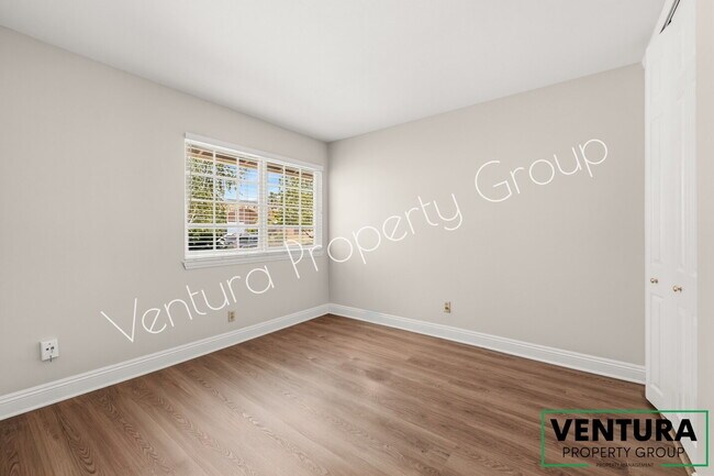 Building Photo - Charming 3-Bedroom 2 Bath Home with Spacious 1826 Sq. Ft. Layout in the East Simi Valley!