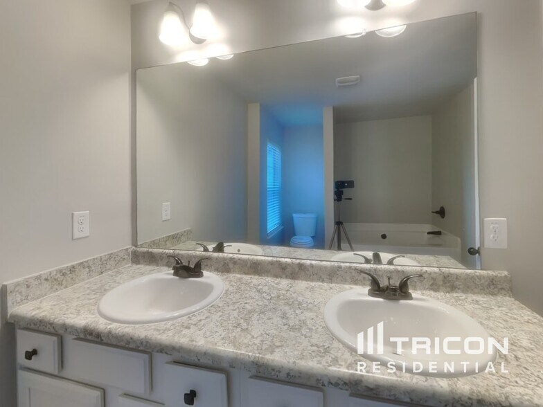 Building Photo - 1118 Mcconaughy Ct