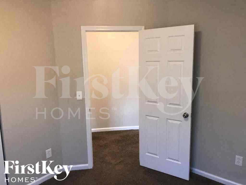 Building Photo - 8000 Burly Wood Way