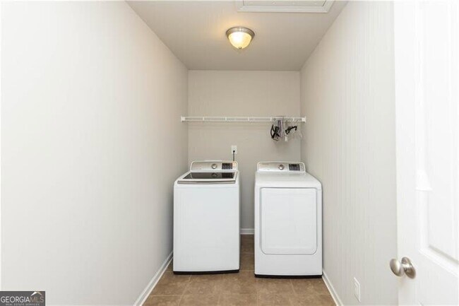 Building Photo - 772 Hawkins Creek Dr