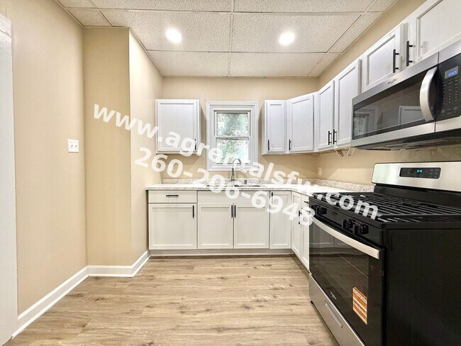 Building Photo - 1829 Broadway