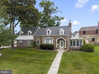 Building Photo - 79 Manor Cir