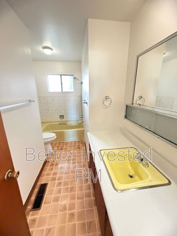 Building Photo - 1215 Marwen Dr