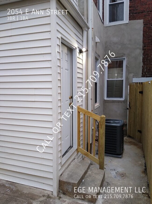 Building Photo - 2054 Ann St