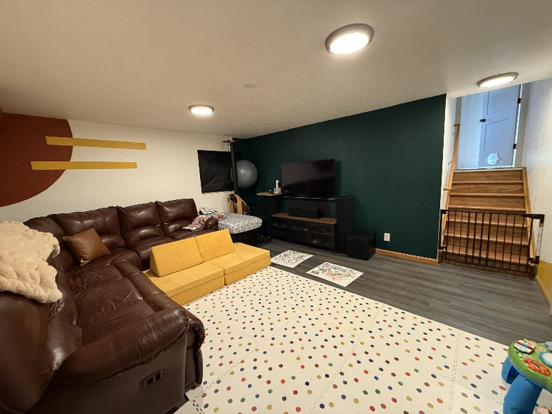 Building Photo - 1012 Wagonwheel Dr