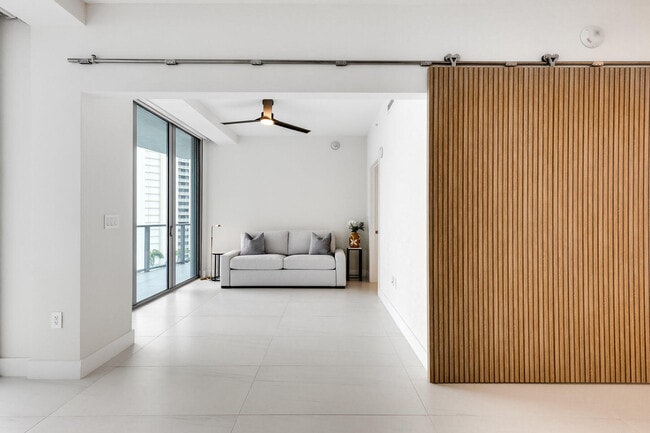 Building Photo - 3100 N Ocean Dr