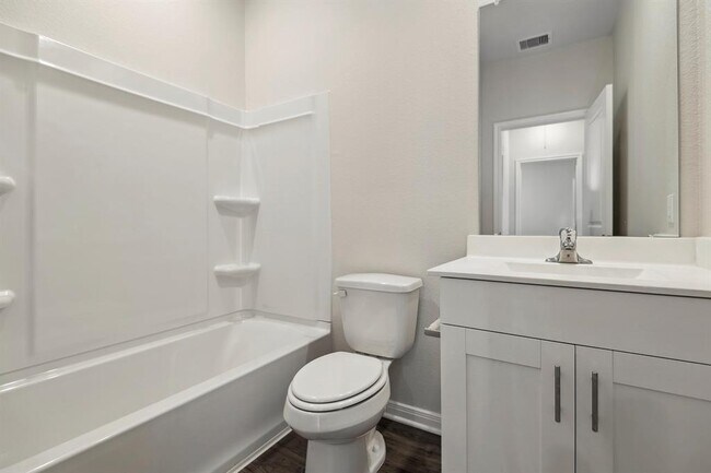 Building Photo - 16422 Blossom Grv Dr