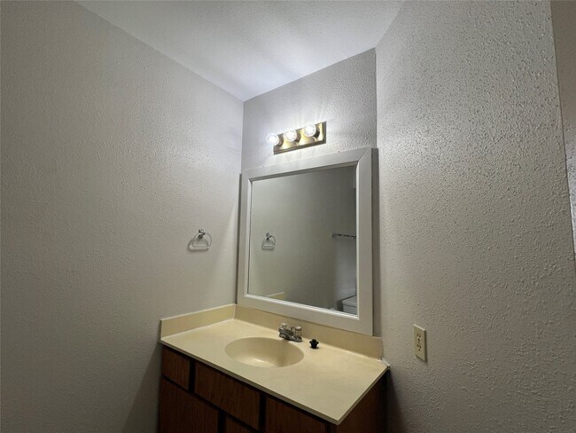 Building Photo - 7901 Cambridge St