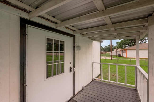 Primary Photo - 128 Johnnie St