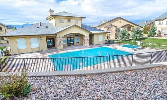 Building Photo - Discover Your Dream Lifestyle: Luxury Cond...