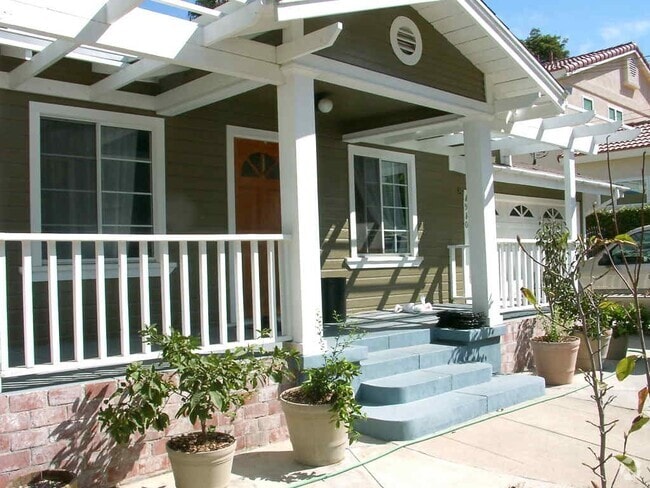 Building Photo - 4940 Lockhaven Ave