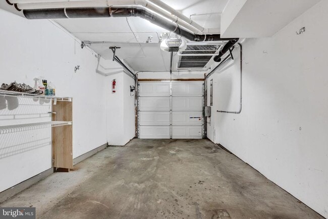 Building Photo - 9354 Sombersby Ct