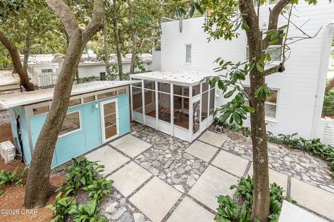 Building Photo - 2979 S County Hwy 395