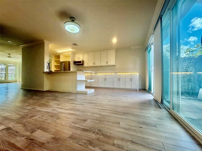 Building Photo - 5800 Lumberdale Rd