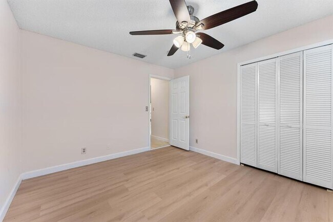 Building Photo - 5333 Pine Cir