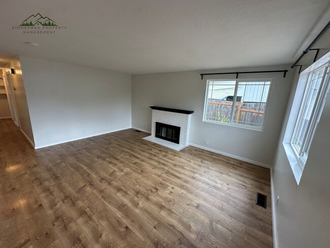 Building Photo - Fully Updated 3 Bedroom 1 Bathroom