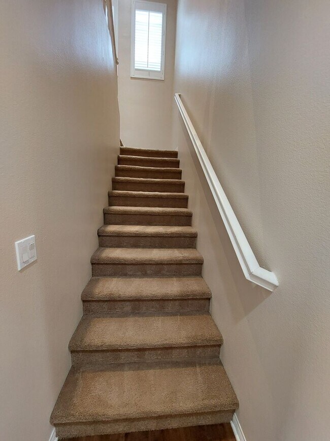 Building Photo - Beautiful townhouse in Ontario-CALL FOR OUR MOVE-IN SPEACIAL