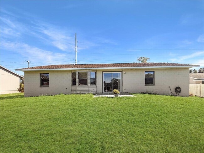 Building Photo - 518 Providence Blvd