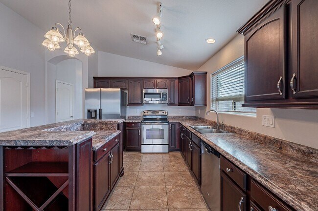 Building Photo - 5054 S 235th Dr