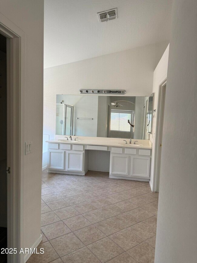 Building Photo - 12838 W Corrine Dr