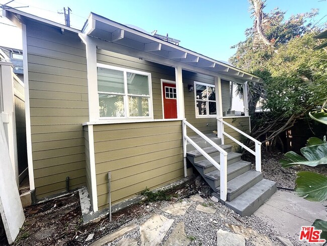 Building Photo - 129 Clubhouse Ave
