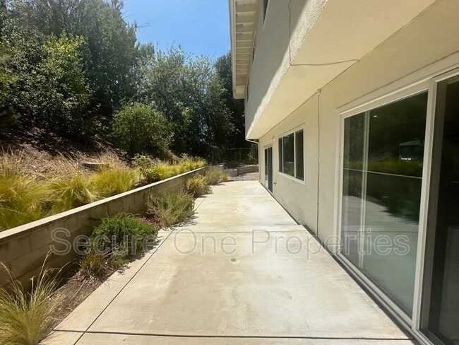 Building Photo - 4654 Galendo St