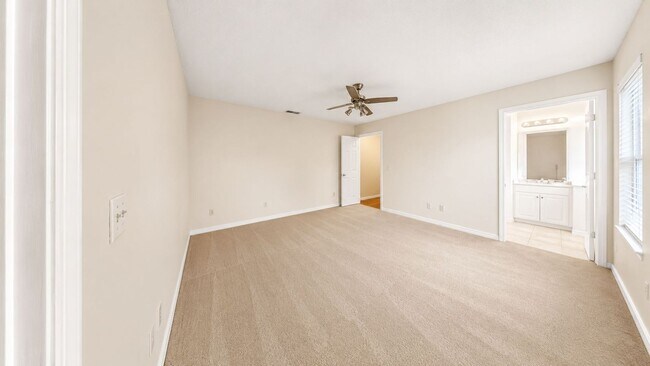 Building Photo - 127 Titan Dr
