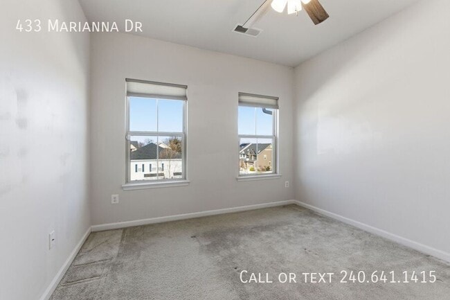 Building Photo - 433 Marianna Dr
