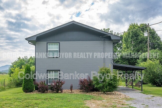 Building Photo - 136 Hickey Cir