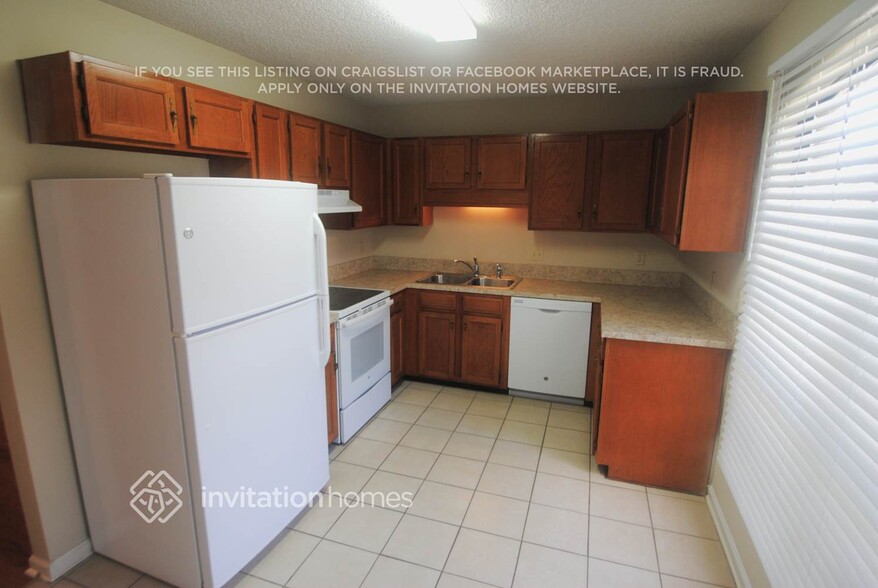 Building Photo - 3616 Jamestown Ln