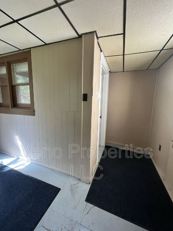 Building Photo - 25 William St