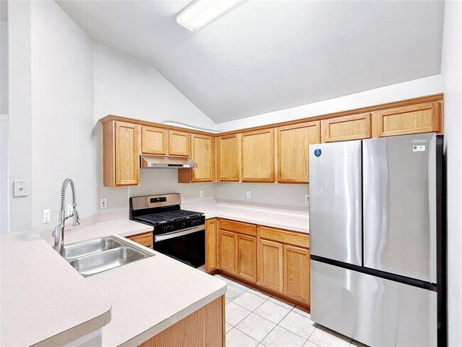 Building Photo - 1581 Parkfield Cir